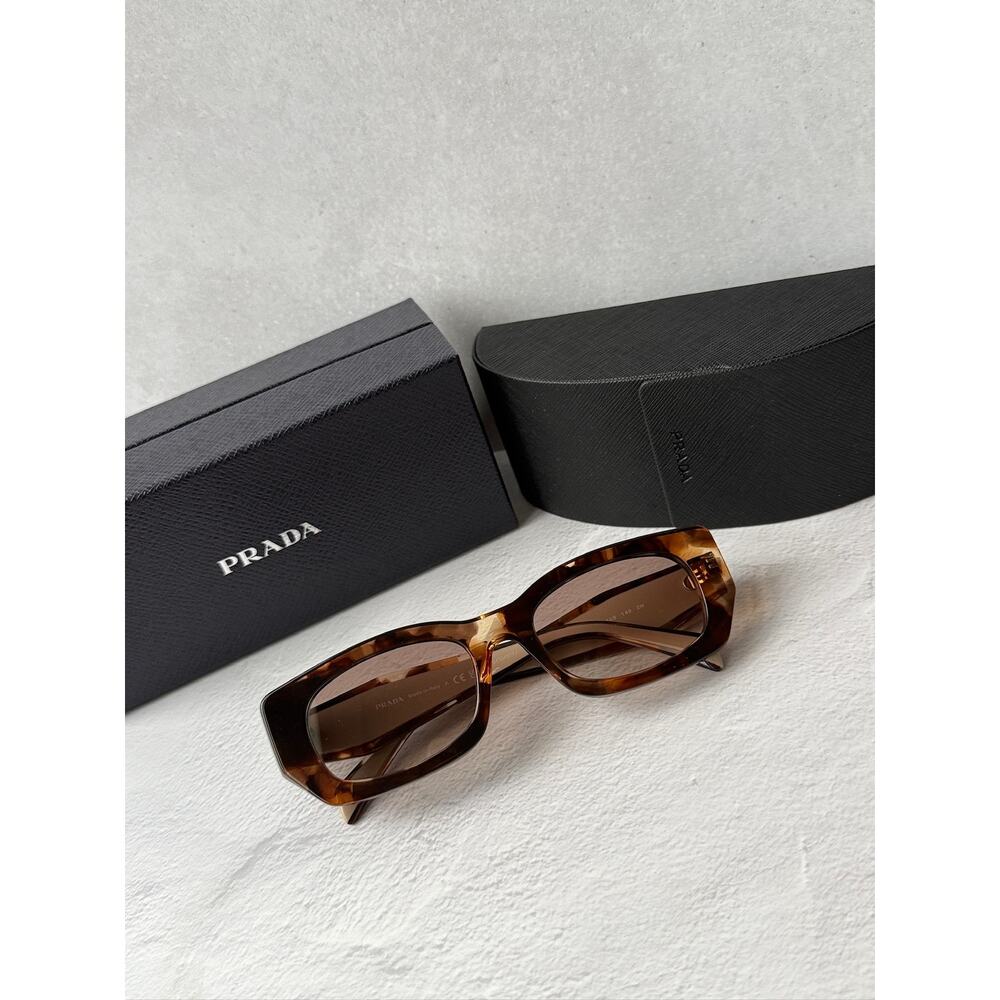 NEW Prada PR B05S Sunglasses in Black White - Picture 2 of 7